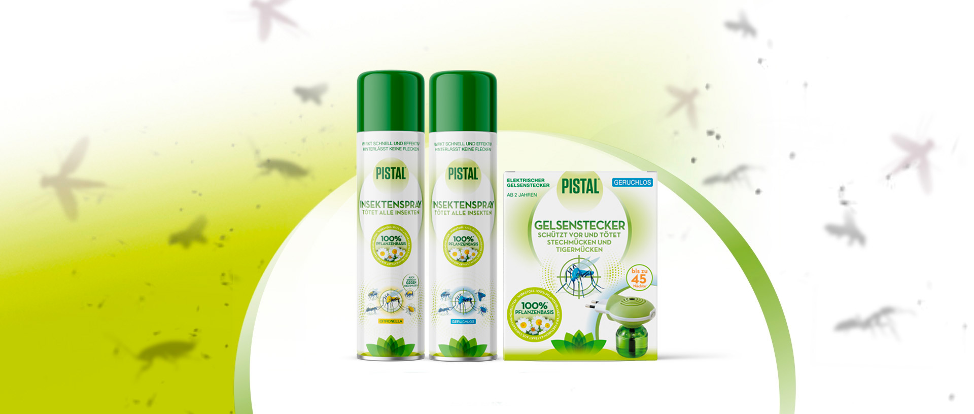 In der Mitte eines grünen Bogens stehen zwei Pistal Insektenspray Sprühdosen und eine Verpackung des Pistal Gelsensteckers